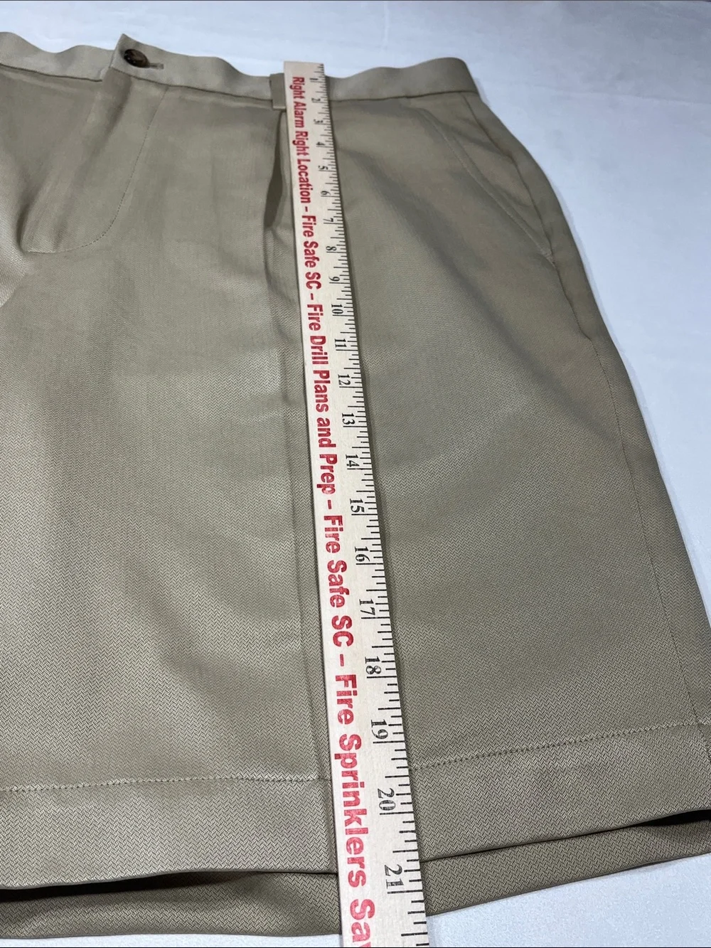 Greg Norman Shark Golf Shorts Khaki Tan Microfiber Men’s Size 36 Flat Front